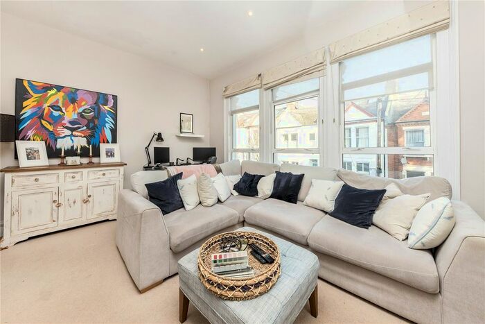 2 Bedroom Flat To Rent In Dagnan Road, London, SW12