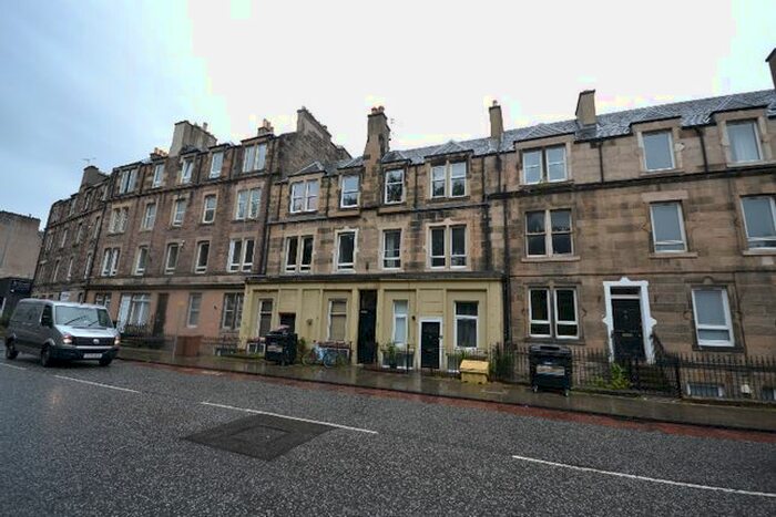 2 Bedroom Flat To Rent In Angle Park Terrace, Fountainbridge, Edinburgh, EH11
