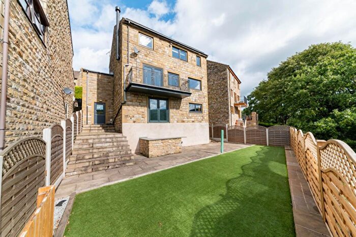 5 Bedroom Detached House For Sale In Victoria Springs, Holmfirth, HD9