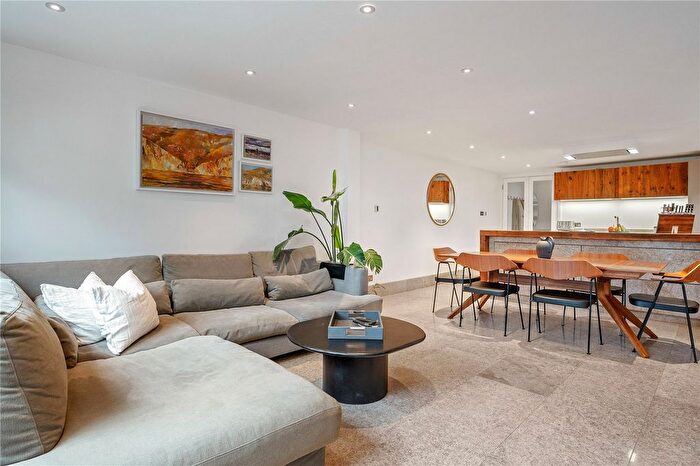 4 Bedroom End Of Terrace House To Rent In Edwards Cottages, London, N1