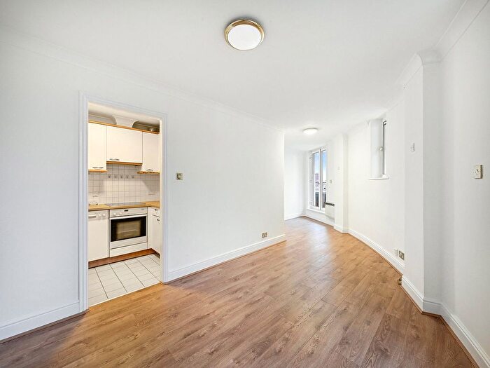 1 Bedroom Flat To Rent In Stamford Gate House, Chelsea Village, SW6
