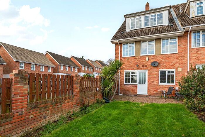 3 Bedroom End Of Terrace House For Sale In Thistlemead, Chislehurst, BR7