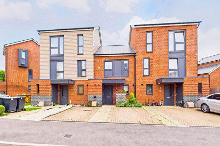 2 Bedroom Terraced House For Sale In School End Crescent, Hemel Hempstead, HP1