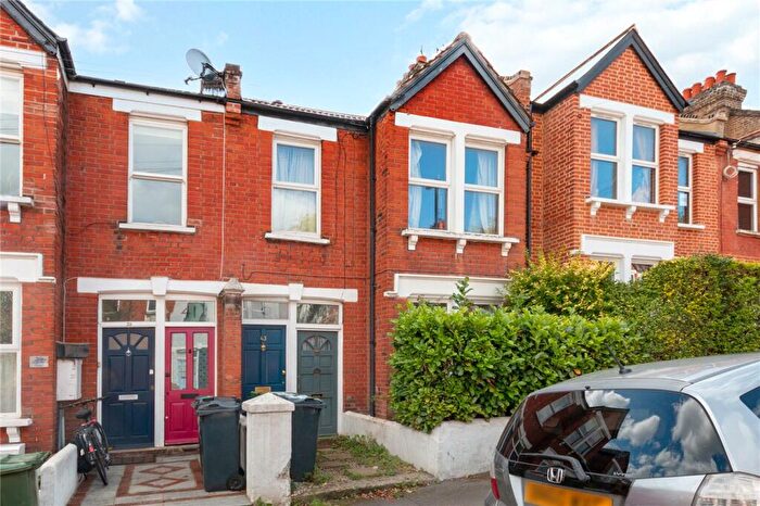 2 Bedroom Maisonette To Rent In Durban Road, West Norwood, London, SE27