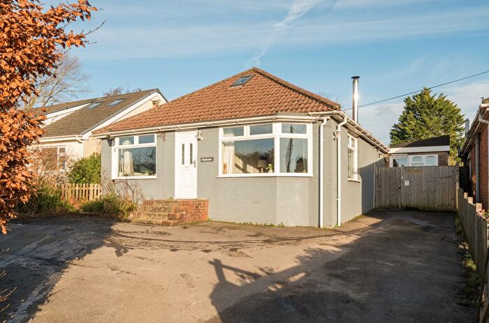 3 Bedroom Bungalow For Sale In Wickham Road, Fareham, Hampshire, PO17