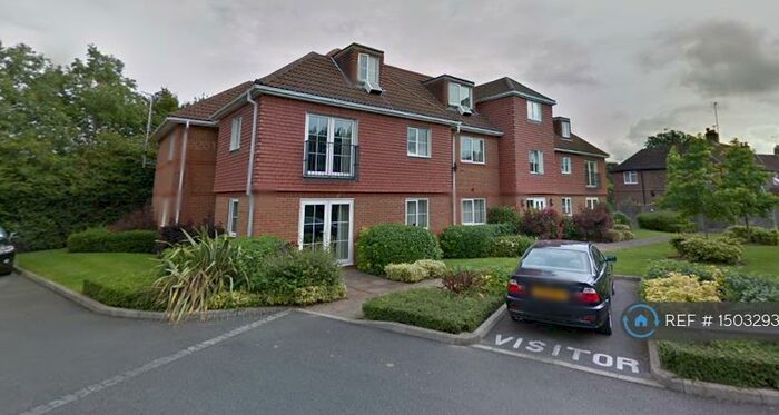 2 Bedroom Flat To Rent In Giblets Lane, Horsham, RH12
