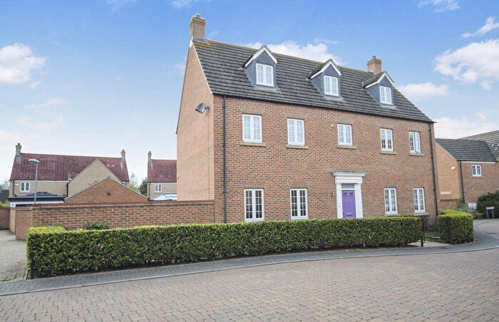 6 Bedroom Detached House For Sale In Comben Drive, Godmanchester, PE29