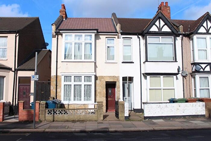 1 Bedroom Flat To Rent In Graham Road, Wealdstone, HA3