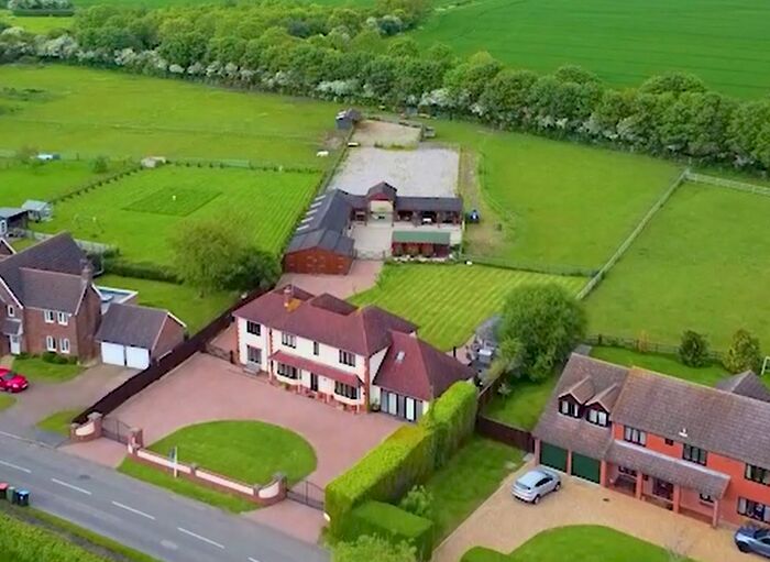 6 Bedroom Equestrian Facility For Sale In Main Road, Astwood, Buckinghamshire, MK16