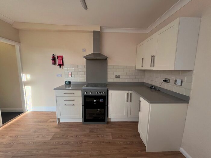 2 Bedroom Flat To Rent In Clarendon Gardens, Cranbrook, Ilford, IG1