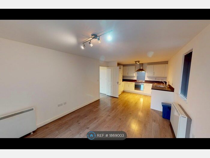 2 Bedroom Flat To Rent In St. Michaels View, Widnes, WA8