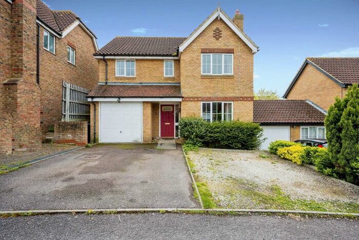 4 Bedroom Detached House For Sale In Wigsted Close, Papworth Everard, Cambridge, CB23