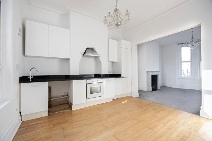 1 Bedroom Flat To Rent In Hewlett Road, Cheltenham, GL52