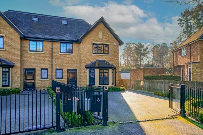 4 Bedroom Semi-Detached House To Rent In Gaviots Close, Gerrards Cross, Buckinghamshire SL9