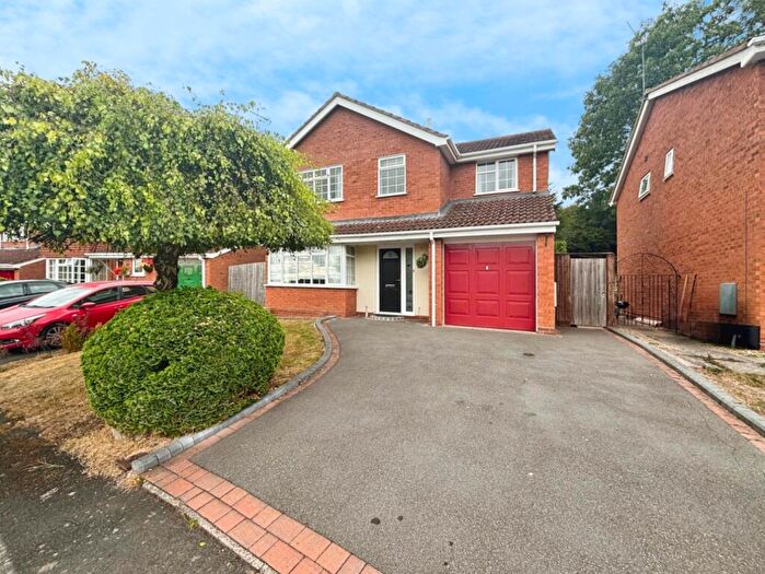 3 Bedroom Detached House To Rent In Elmhurst Close, Redditch, B97
