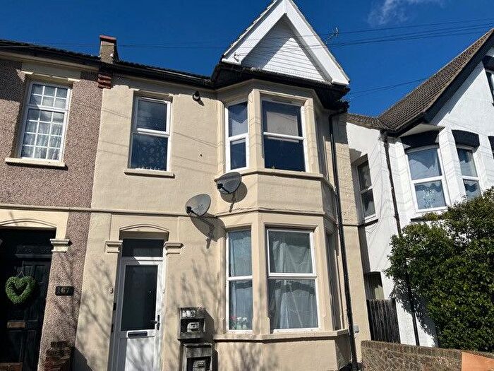 1 Bedroom Flat To Rent In Westminster Drive, Westcliff-On-Sea, SS0