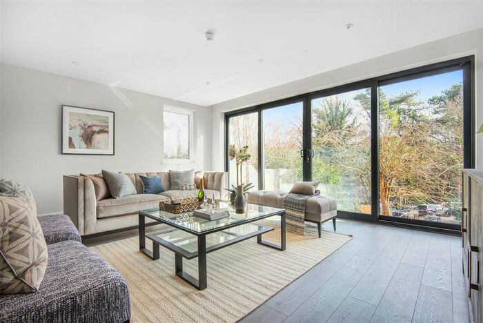 2 Bedroom Flat To Rent In Chislehurst Road, Bickley, Bromley, BR7