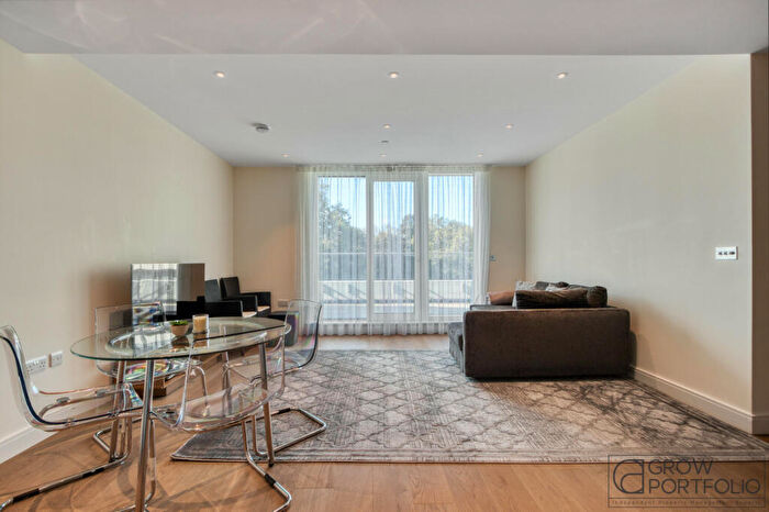 2 Bedroom Apartment For Sale In Altissima House, Queenstown Road, London, SW11