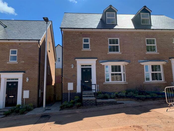 4 Bedroom House To Rent In Par Drive, Tiverton, EX16