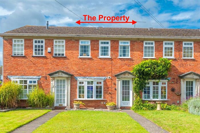 3 Bedroom Terraced House For Sale In Georgian Close, Alcester, B49
