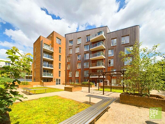 2 Bedroom Apartment To Rent In Kidwells Close, Maidenhead, Berkshire, SL6