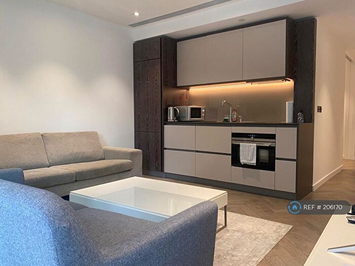 1 Bedroom Flat To Rent In Pearce House, London, SW11