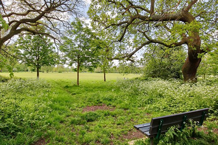 2 Bedroom Flat For Sale In Colson Way, London, SW16