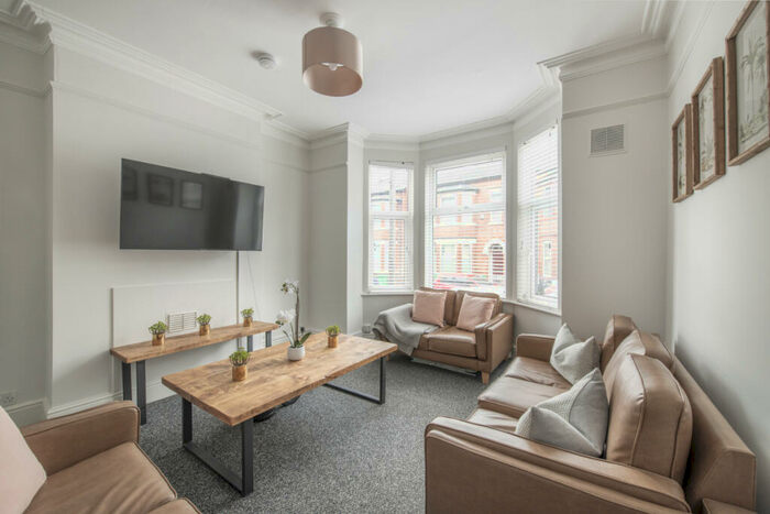 6 Bedroom Property To Rent In Kimbolton Avenue, Nottingham, NG7