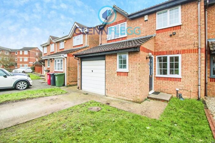 4 Bedroom Property To Rent In Lowestoft Drive, Burnham, Berkshire, SL1