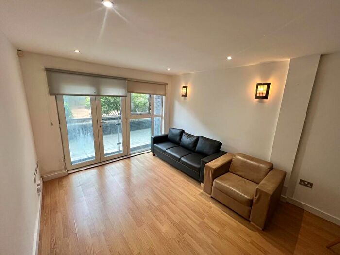 2 Bedroom Flat To Rent In St. Georges Close, Sheffield, S3