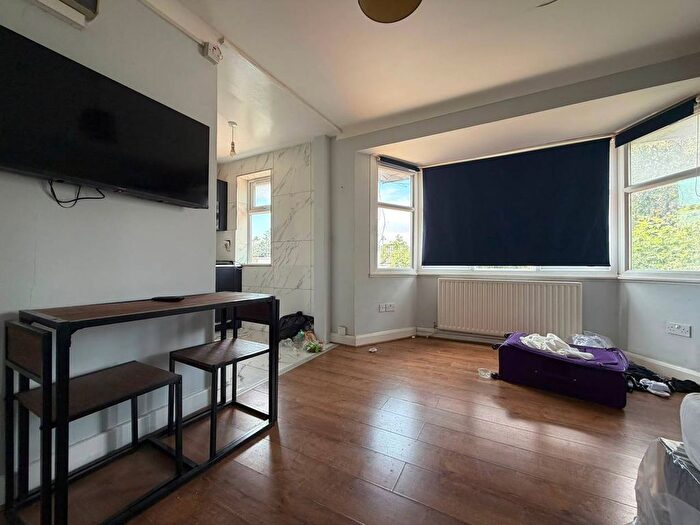Studio To Rent In Quantock Gardens, London, NW2