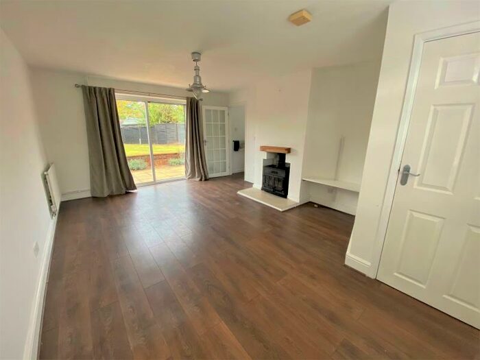 3 Bedroom Semi-Detached House To Rent In Woking, GU22