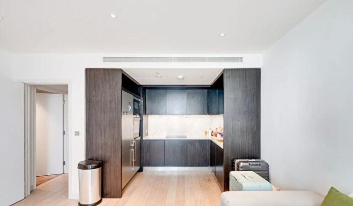 1 Bedroom Flat To Rent In Charrington Tower, Biscayne Avenue, Canary Wharf. Blackwall Way, London, E14