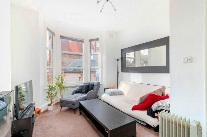 1 Bedroom Flat To Rent In Fircroft Road, London, SW17