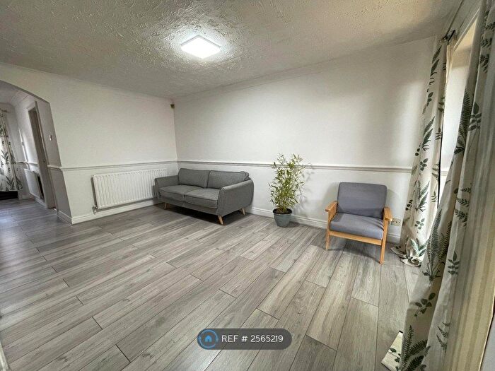 2 Bedroom End Of Terrace House To Rent In Dobbinetts Lane, Manchester, M23