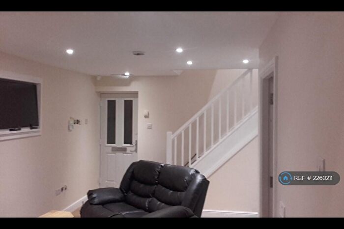 7 Bedroom Terraced House To Rent In Redshaw Close, Manchester, M14