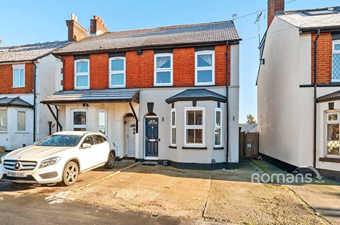3 Bedroom Semi Detached House For Sale In Church Road, Aldershot, Hampshire, GU11
