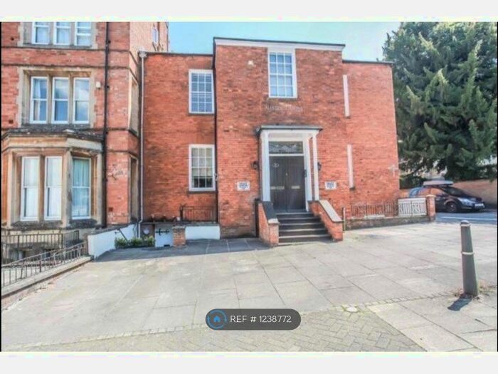 3 Bedroom Flat To Rent In Austin House, Banbury OX16