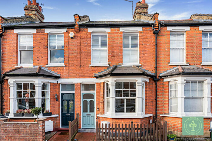3 Bedroom Terraced House For Sale In Cedars Road, Winchmore Hill, London, N21