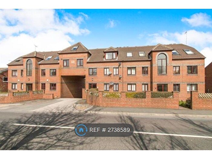 2 Bedroom Flat To Rent In Hanover Court, Morley, Leeds, LS27