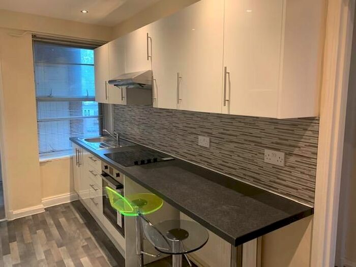 3 Bedroom Flat To Rent In Finchley Lane, Hendon, NW4