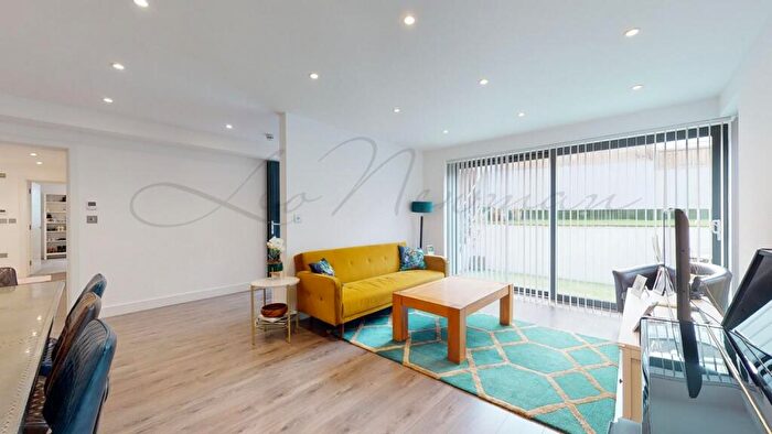 2 Bedroom Flat To Rent In Lindore Road, Clapham, SW11