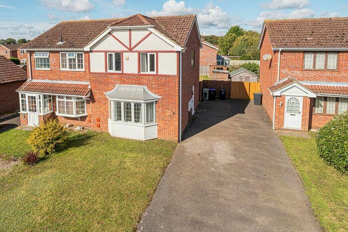 3 Bedroom Semi-Detached House For Sale In Read Way, Coningsby, Lincoln, LN4