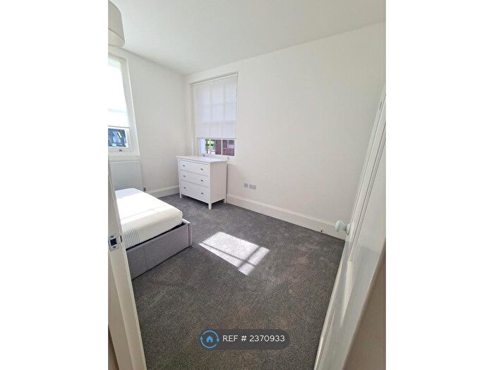 1 Bedroom Flat To Rent In Bow Common Lane, London, E3