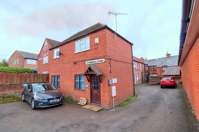 2 Bedroom Flat To Rent In New Road, Princes Risborough HP27