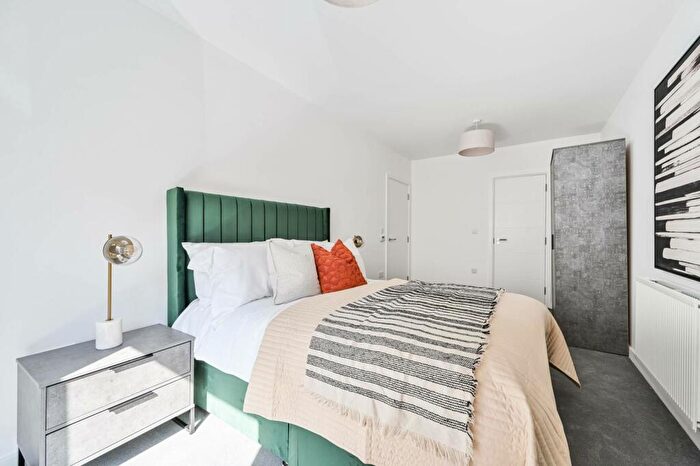 2 Bedroom Flat To Rent In Wotton Court, Woolwich, London, SE18