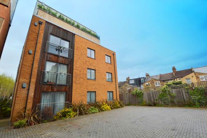 2 Bedroom Flat To Rent In Wood Dene, Queens Road, London, SE15