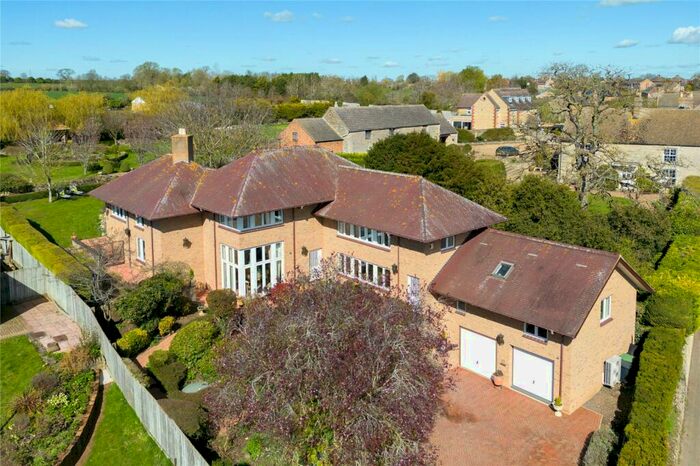 4 Bedroom Detached House For Sale In Polopit, Titchmarsh, Northamptonshire, NN14
