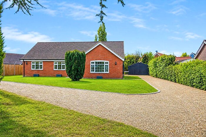 3 Bedroom Detached Bungalow For Sale In School Road, Tunstall, IP12