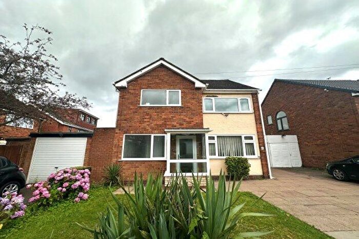 3 Bedroom Property To Rent In Peverell Drive, Birmingham, B28